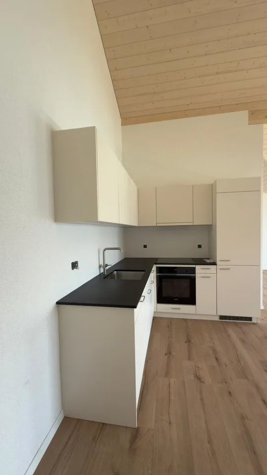 Appartement moderne 4 pièces avec vue sur le lac à Aeschlen ob Gunten