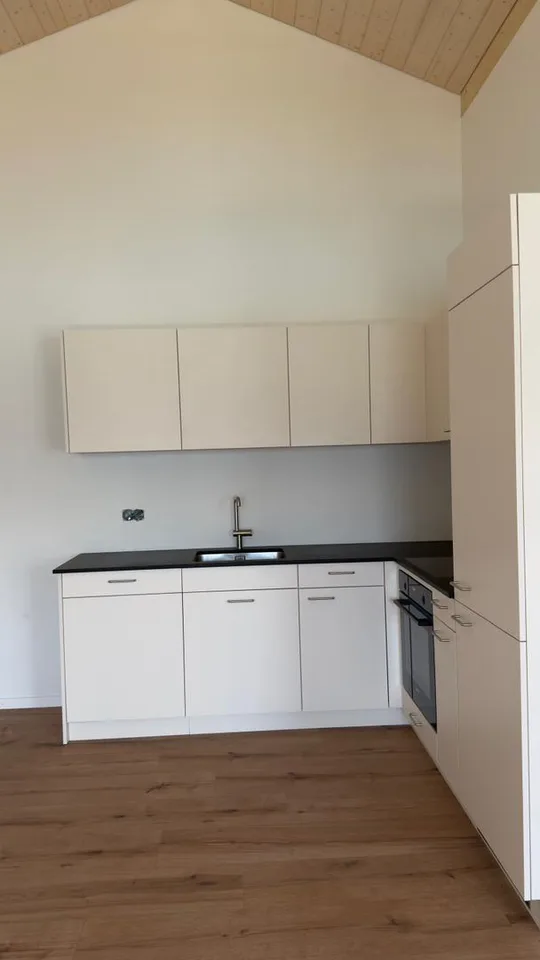 Appartement moderne 4 pièces avec vue sur le lac à Aeschlen ob Gunten