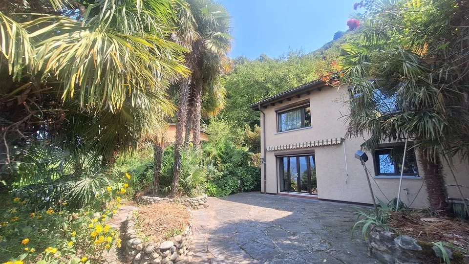 Sonnige, ruhige, geräumige Villa mit Garten, Pool