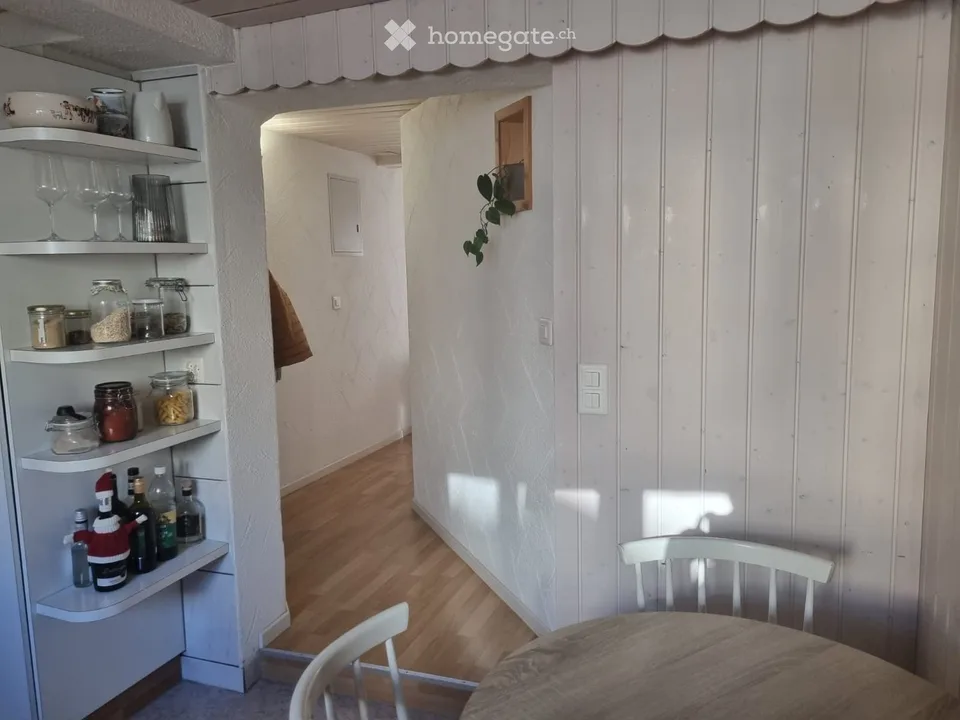 Appartement de charme ouvert 2 pièces dans un immeuble ancien avec balcon