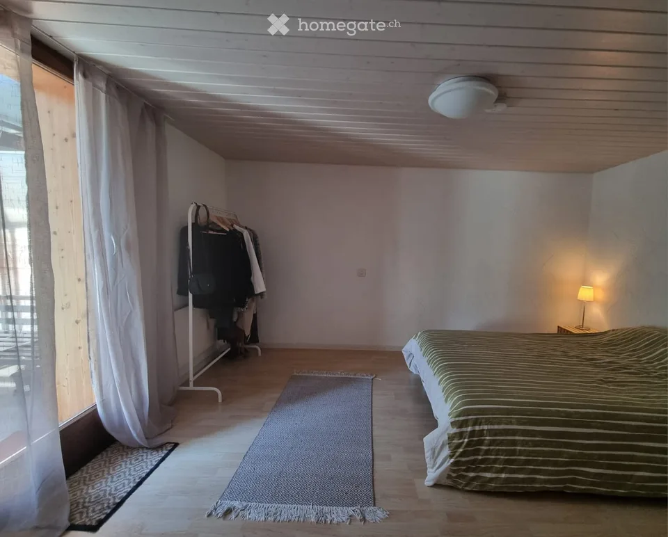 Appartement de charme ouvert 2 pièces dans un immeuble ancien avec balcon