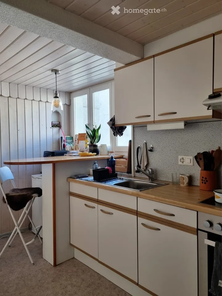 Gemütliche, offene 2-Zimmer-Altbauwohnung mit Balkon