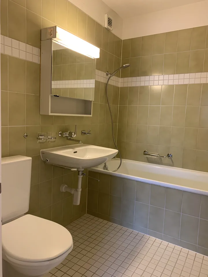 The apartment is only rented for a limited period until October 31, 2028.