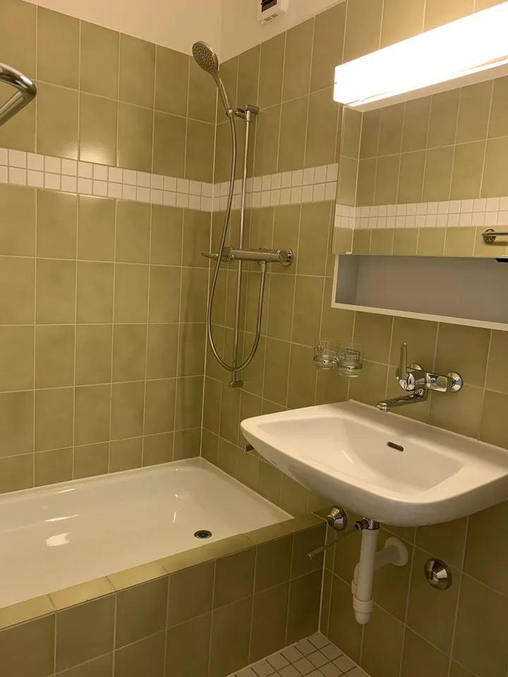 The apartment is only rented for a limited period until October 31, 2028.