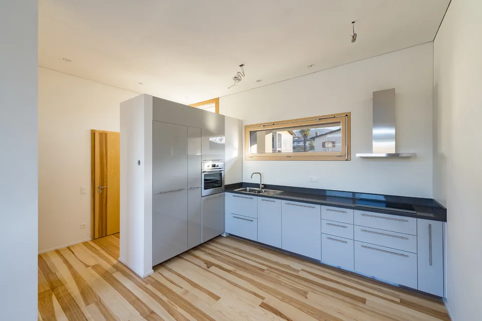 BRIGHT TWO-ROOM APARTMENT ARZO