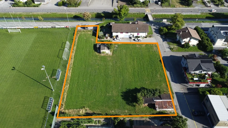 Terreno edificabile di 3’215 m² a Fully – Ville o edificio – Divisione possibile