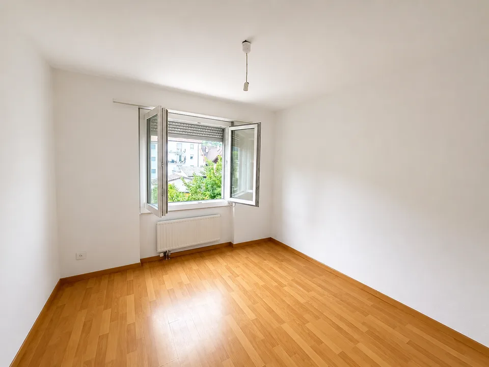 Total neurenovierte Helle 4.5-Zimmer-Wohnung mit Balkon in Lengnau BE – Foto 8 von 9