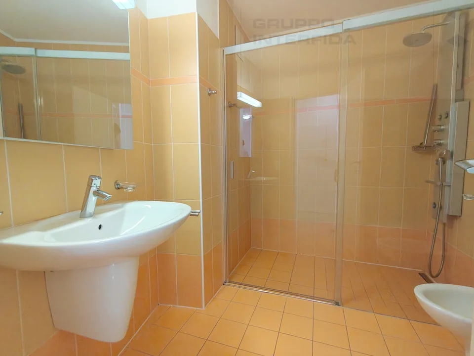 Appartement mit Einkommen in zentraler Lage – Foto 9 von 13