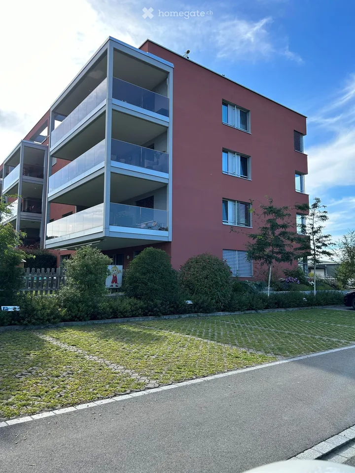 Grosszügige, sonnige 4½-Zimmerwohnung im 2. OG in Mühlau