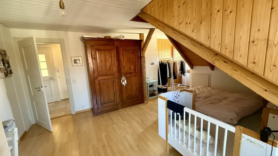 2 1/2-Zimmer-Dachwohnung mit schöner Aussicht