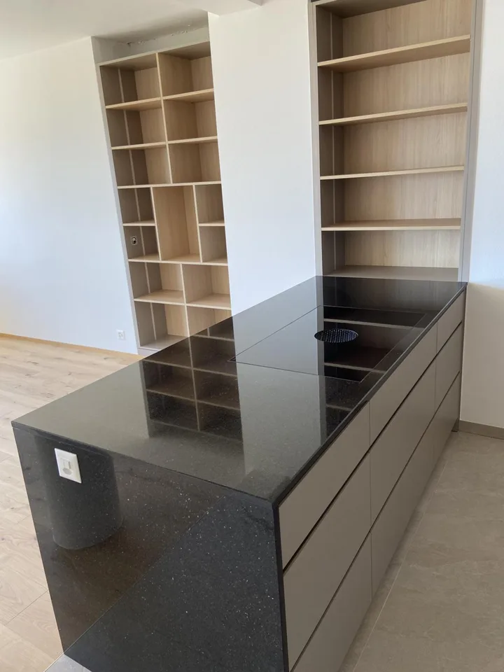 Prächtige 4-Zimmer-Wohnung komplett renoviert mit schöner Terrasse