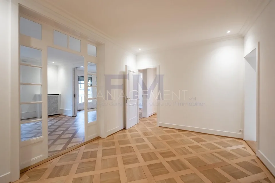 Rue de Marignac - 6,5 pièces d'env. 154 m² au 6ème étage