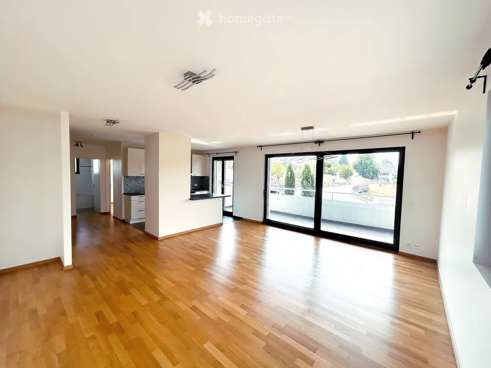 Appartement 4.5 pièces :  lumineux - 2 places de parc extérieures incluses