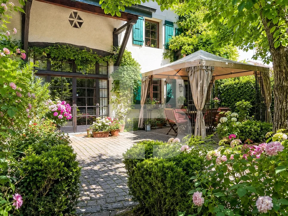 Magnifique corps de ferme au coeur du village de Bernex – photo 12 sur 23