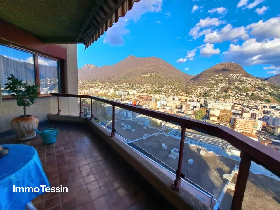 GELEGENHEIT: Luxuswohnung an top Lage mit Pool & Seesicht über Lugano auf den Lago Lugano