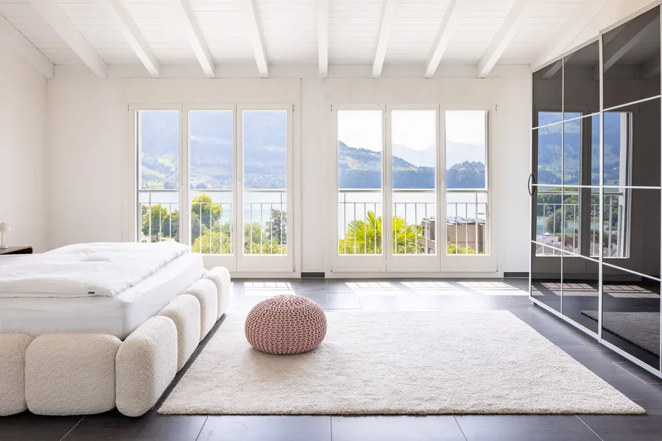 Maisonette apartment with unique lake view in tax-friendly municipality of Merlischachen