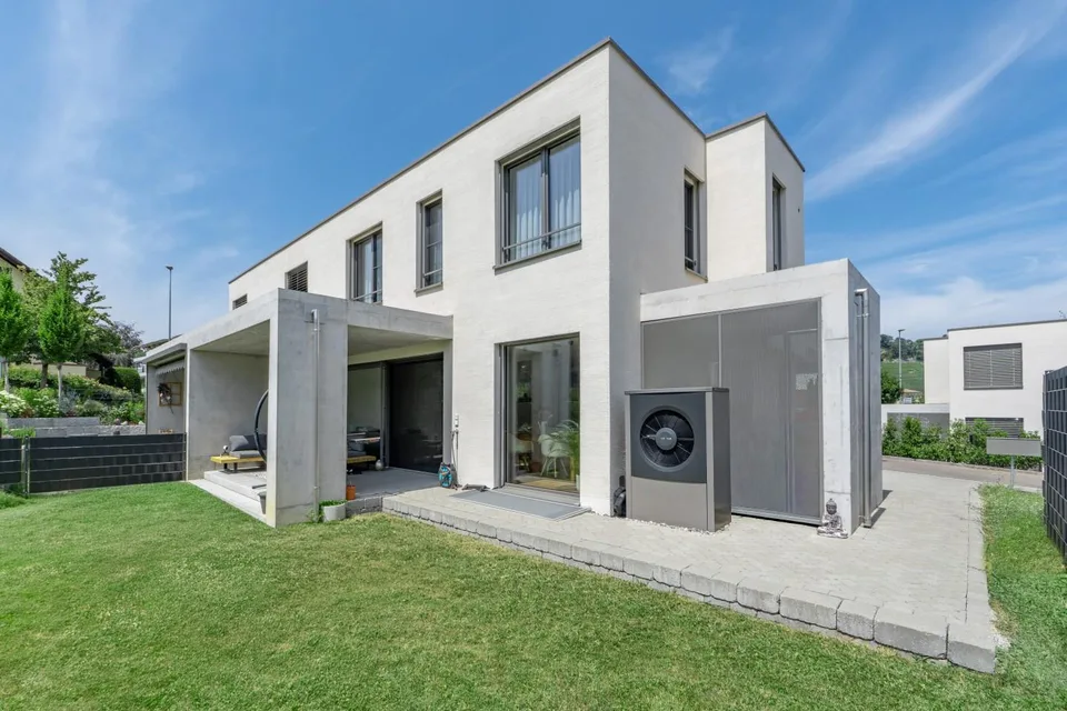 Einziehen und wohlfühlen. Neuwertiges Doppeleinfamilienhaus – Foto 11 von 12