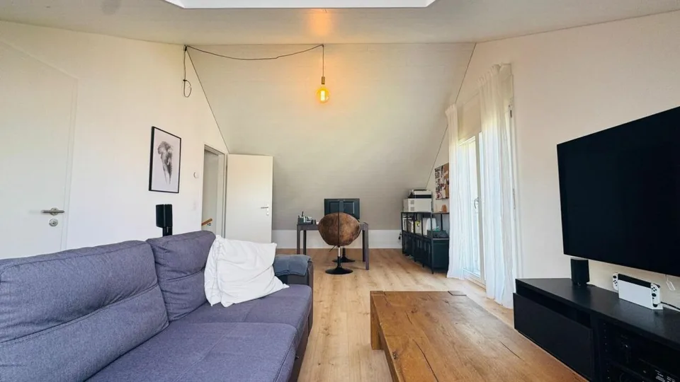 Maison unifamiliale d'angle en droit de superficie avec jardin, salle de hobby et place de parking