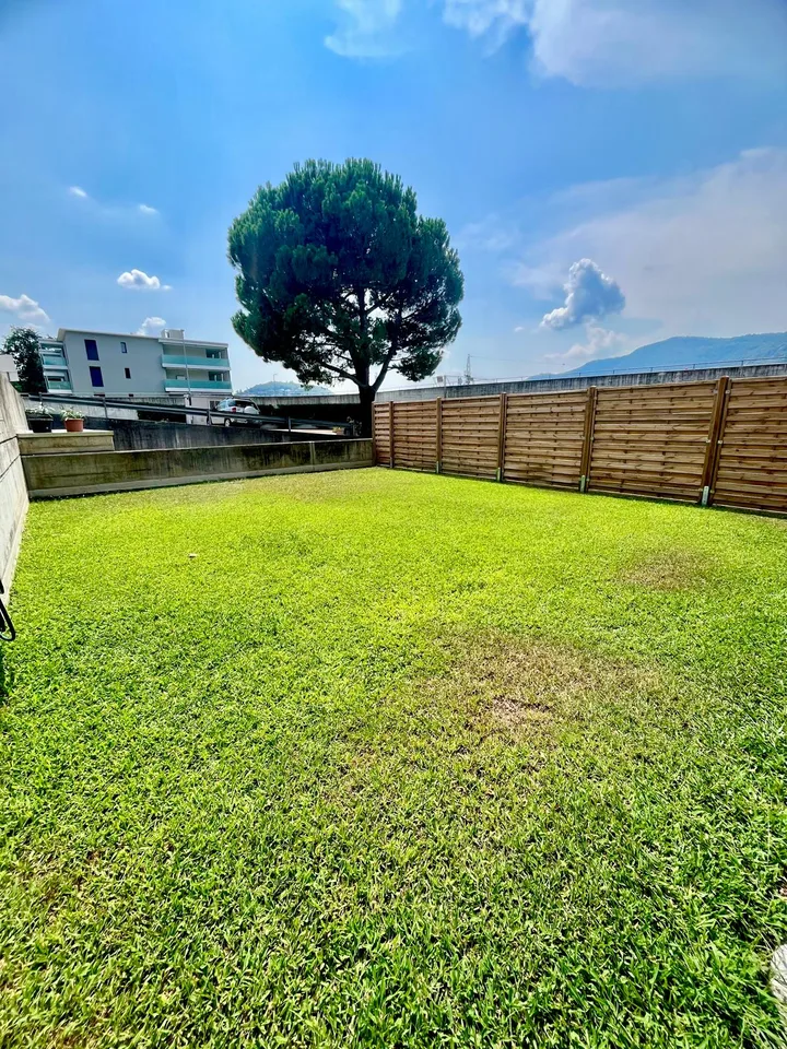 Ampio 3,5 locali con giardino privato e posto auto