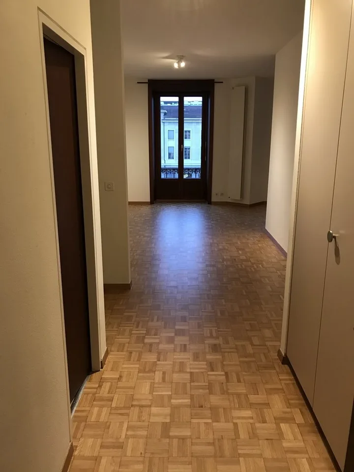 For rent - 2.5-room apartment at Place Cornavin
