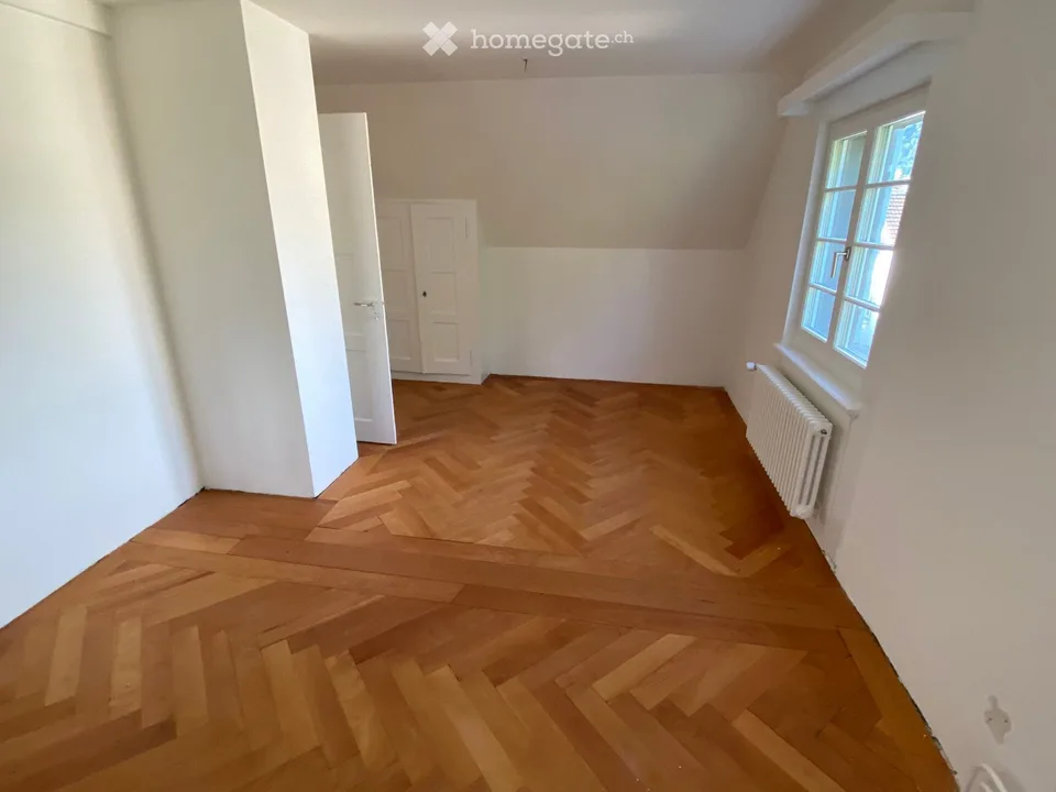 3-Zimmer-Altbau-Dachwohnung im Loequartier