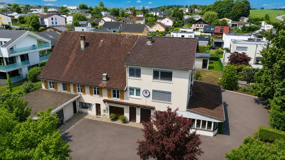Magnifique 4,5 pièces entièrement rénové de 97 m² au coeur de Rossemaison