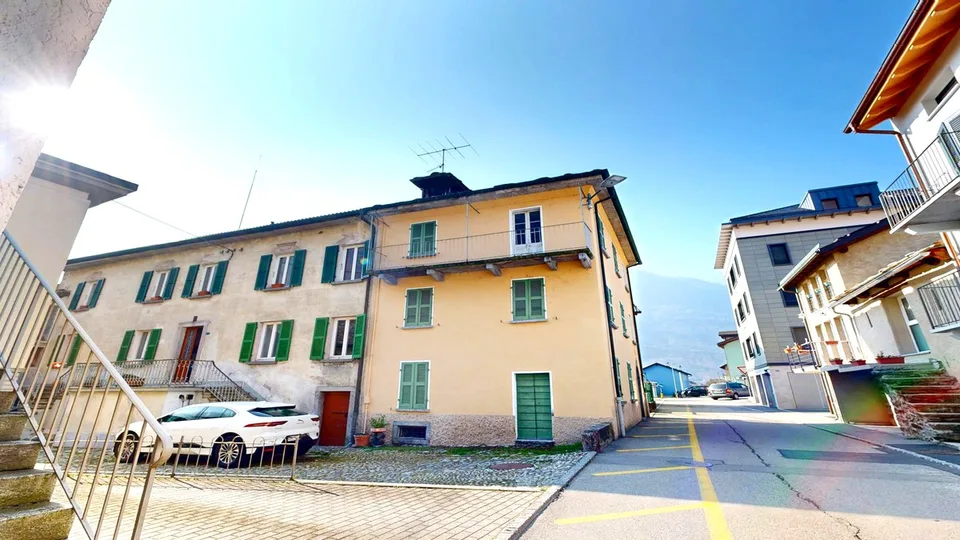Fascinating historic house 5,5 to be renovated with mountain views
