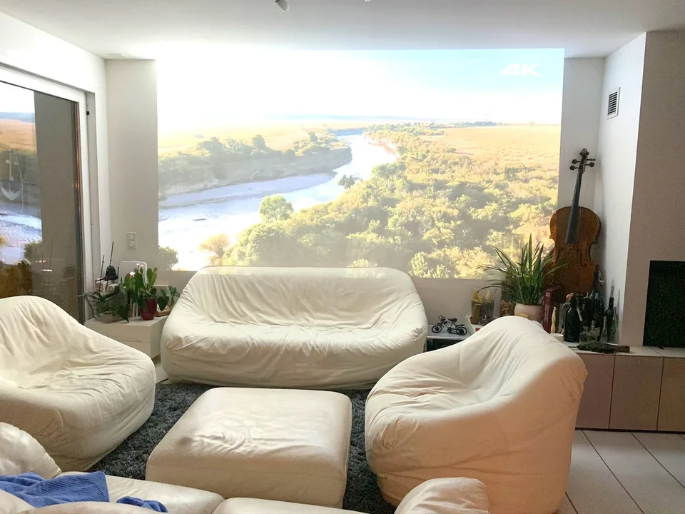 Spacious 5,5-room apartment with garden and terrace overlooking the lake in Brissago