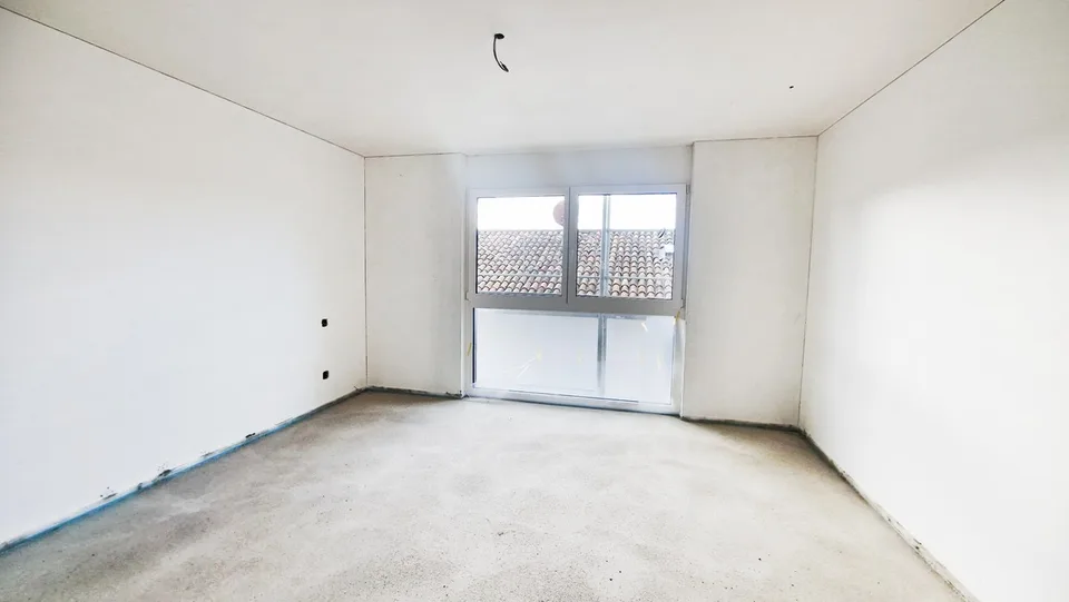 Neue 4,5-Zimmer-Wohnung im modernen Stil mit Veranda und großem privatem Garten