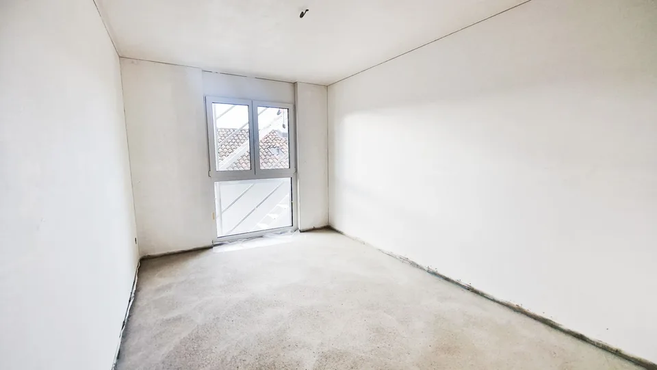Neue 4,5-Zimmer-Wohnung im modernen Stil mit Veranda und großem privatem Garten