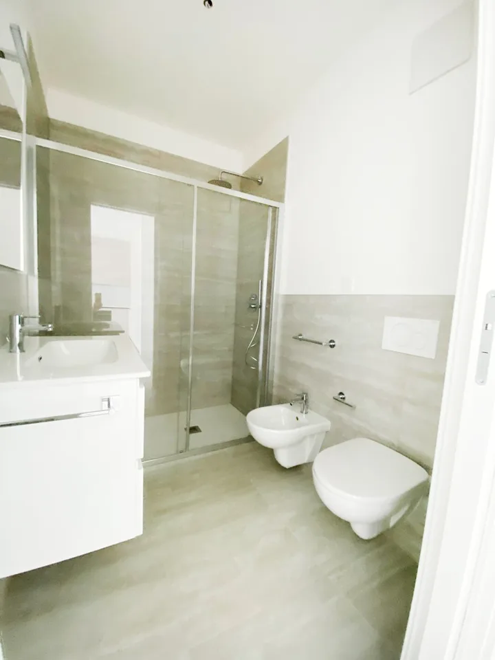 Elegantes neues 2,5-Zimmer-Appartement mit hohem Standard und privatem Garten.