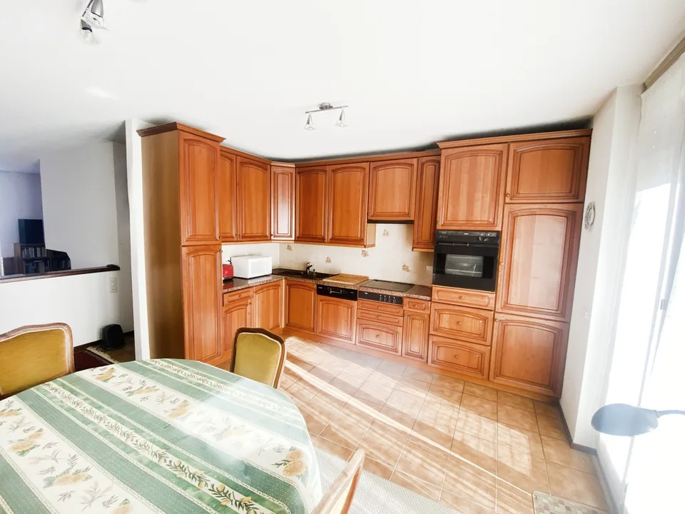 Semi-detached house with 4.5 rooms, garden and duplex living room