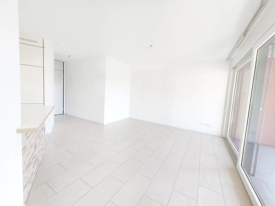 Helles 2,5-Zimmer-Wohnung mit bewohnbarem Terrazzo in ruhiger Grünzone