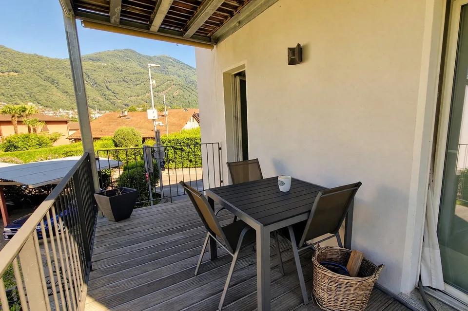 Appartement moderne 3,5 pièces avec terrasse, complètement rénové