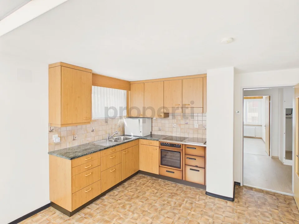 Grosszuegige 5.5-Zimmer-Wohnung mit Balkon, Unterbäch