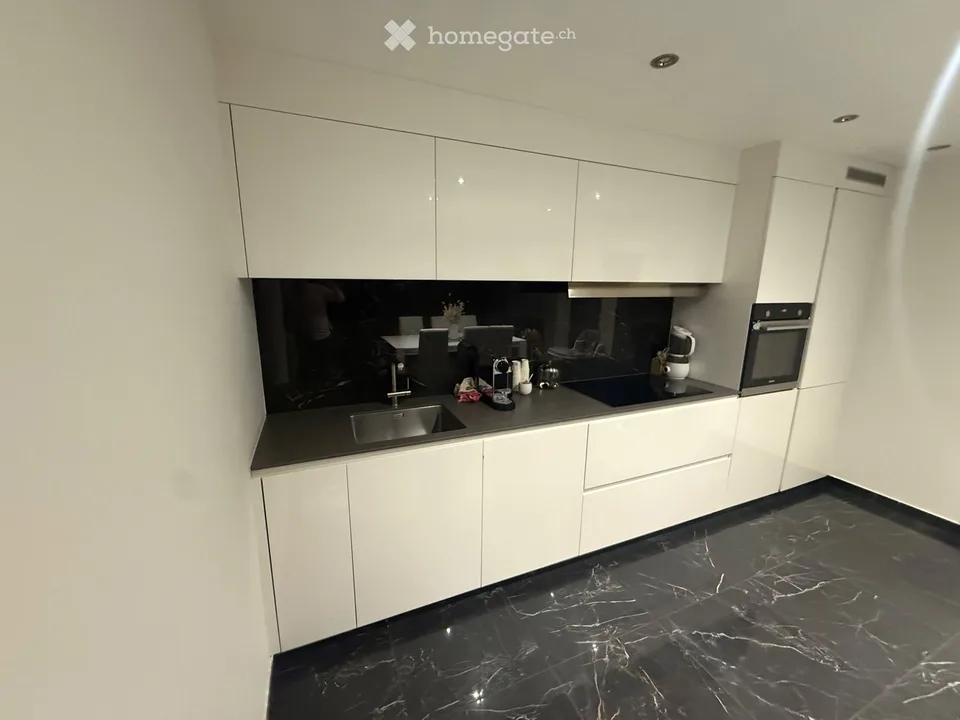For rent 2.5 room high-standing apartment