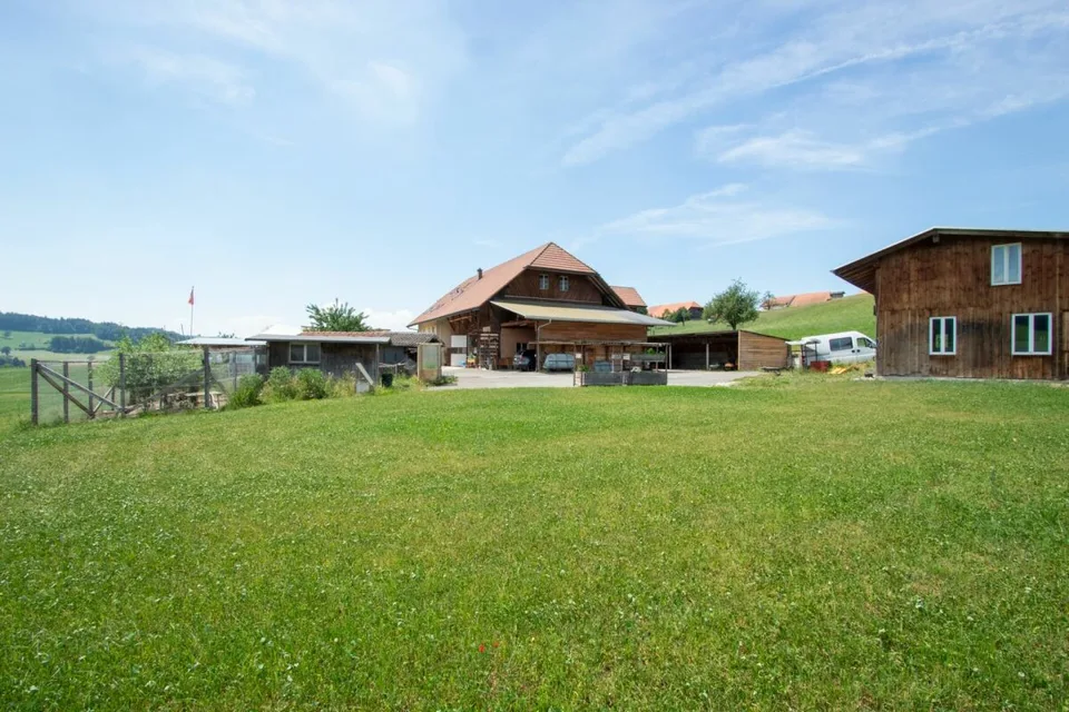 Mehr als ein Bauernhaus - drei Wohnungen und unzählige Möglichkeiten
