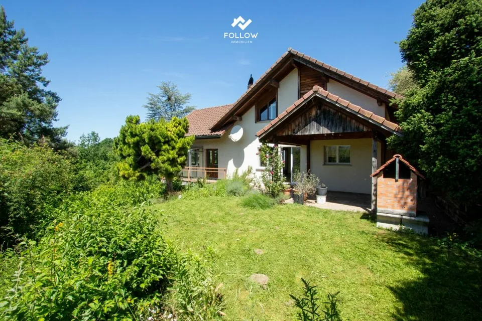 Ein Zuhause für Mensch und Tier - 7.5 Zimmer, Einliegerwohnung und Nebengebäude