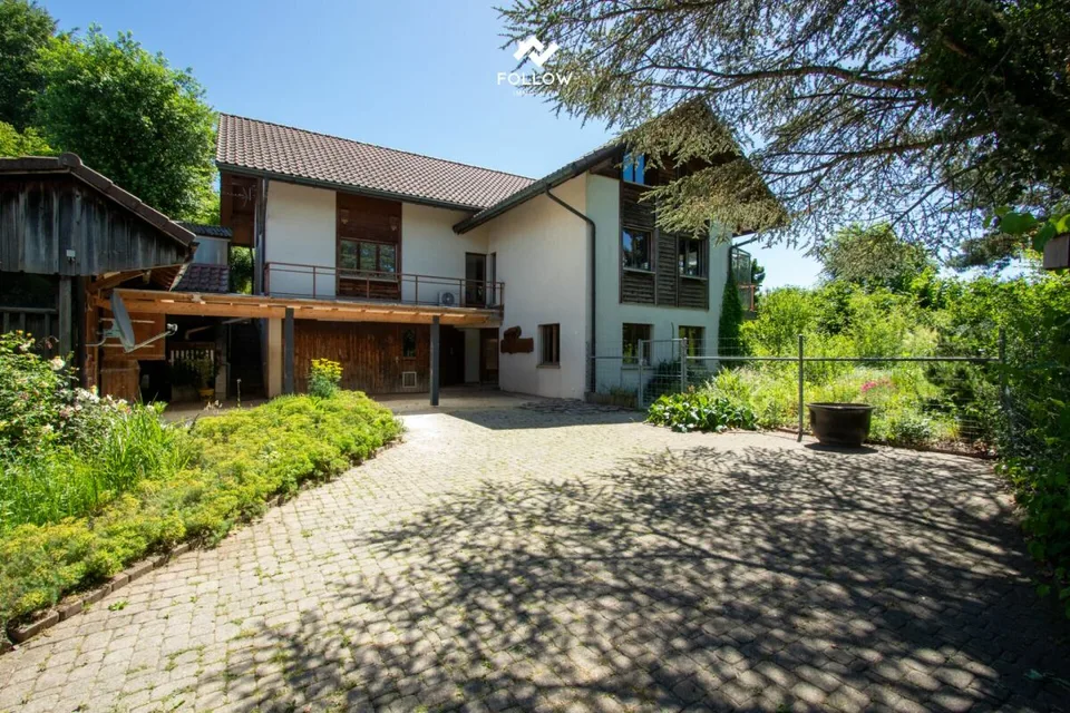 Una casa per uomini e animali - 7,5 camere, appartamento annesse e fabbricato accessorio