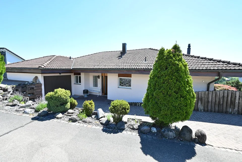 Maison individuelle avec annexe à un emplacement idéal avec vue loin