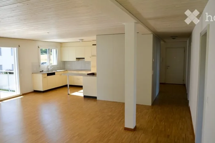 Behagliche 4-1/2 Zimmer Wohnung im 1. Stock zu vermieten