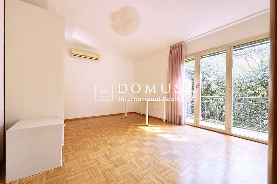 Einfamilienhaus mit Garten und Garage – Foto 7 von 10