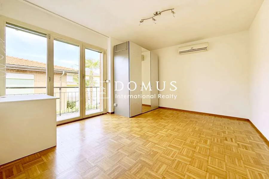 Einfamilienhaus mit Garten und Garage – Foto 8 von 10