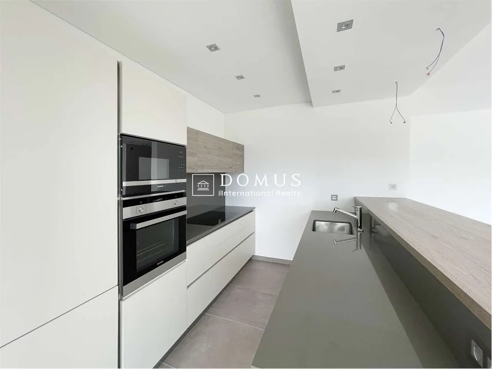 New modern prestige apartment