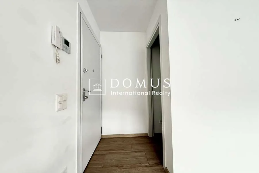 Spacious and modern commercial/administrative premises