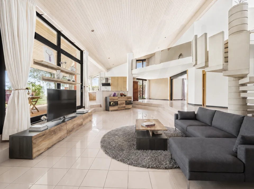 Grande casa modulare dell'architetto, progettata per una o due abitazioni indipendenti.