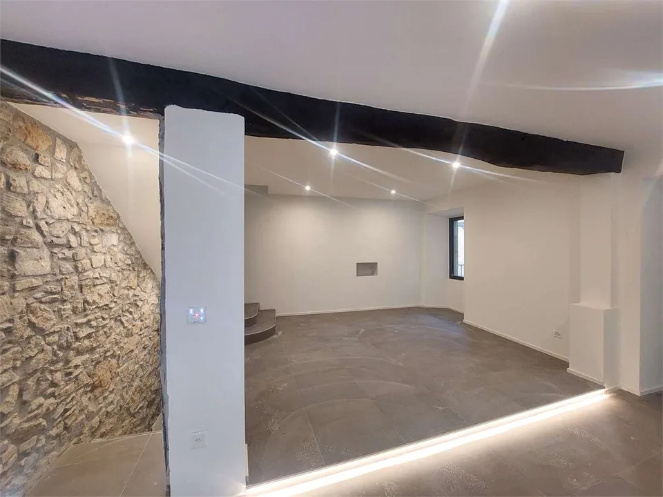 Riva San Vitale, eigenständiges Haus im Zentrum 2575