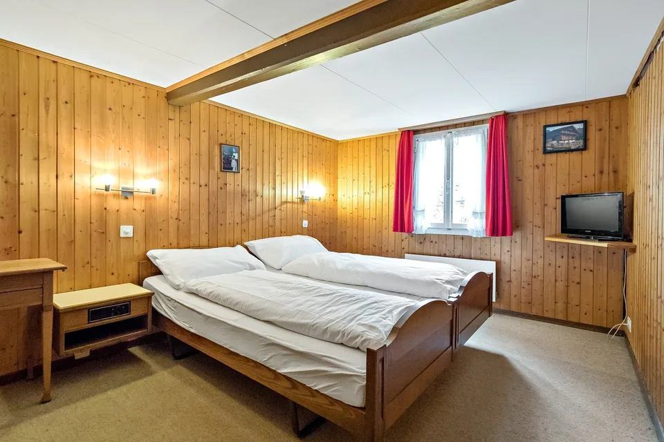 Möbliertes Zimmer mit Gemeinschaftsküche