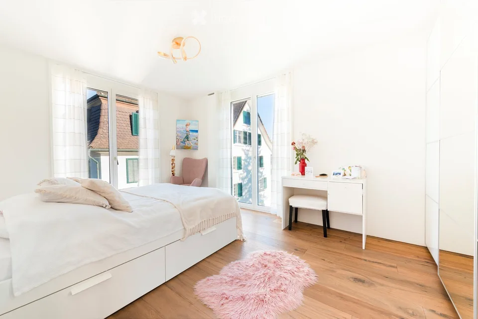 Appartement lumineux 5.5 pièces avec parc et vue sur le lac (limité à 6 mois)