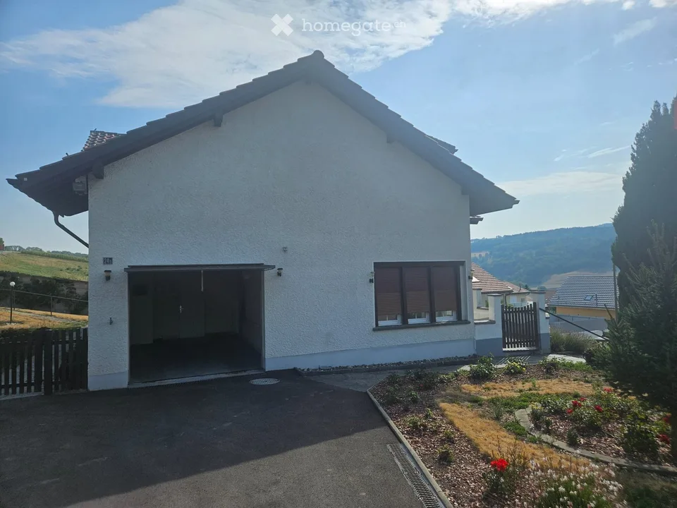 Spacious individual villa in Moudon